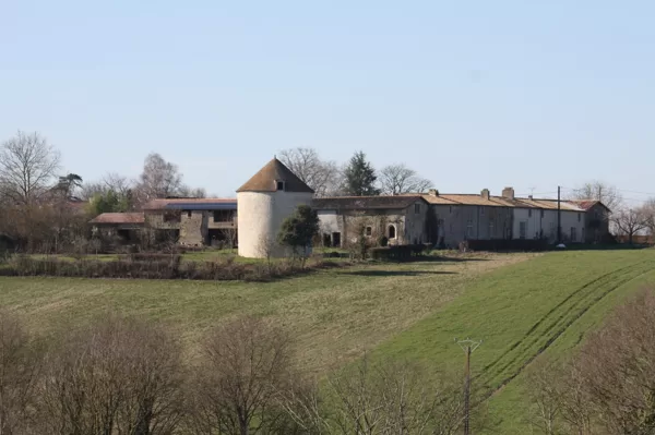Pigeonnier et logis - Brégion de Sepvret